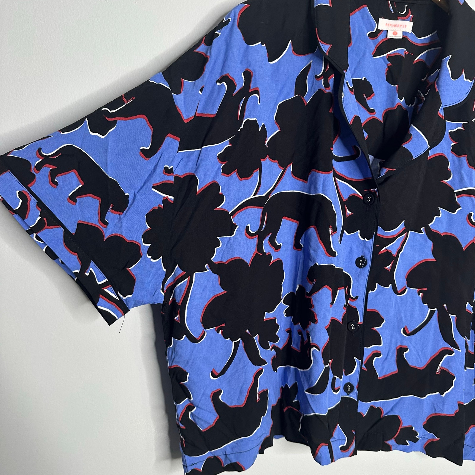 Refinery29 Panther Print Shirt Women 3x Blue Euc Bold Short Sleeve Camp Collar — image 7 of 8